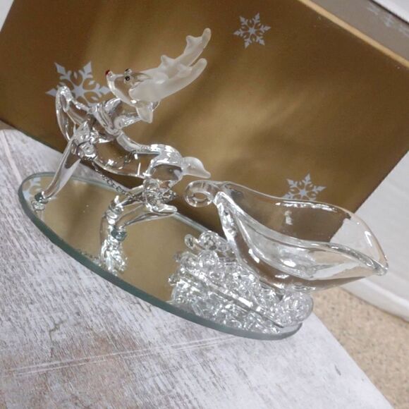 Rudolph And Sleigh Glass Figure - Picture 1 of 5